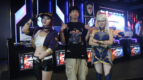 雷竞技能赚钱吗_S14全球总决赛门票大概多少钱_S14英雄联盟全球总决赛电竞赛事竞猜